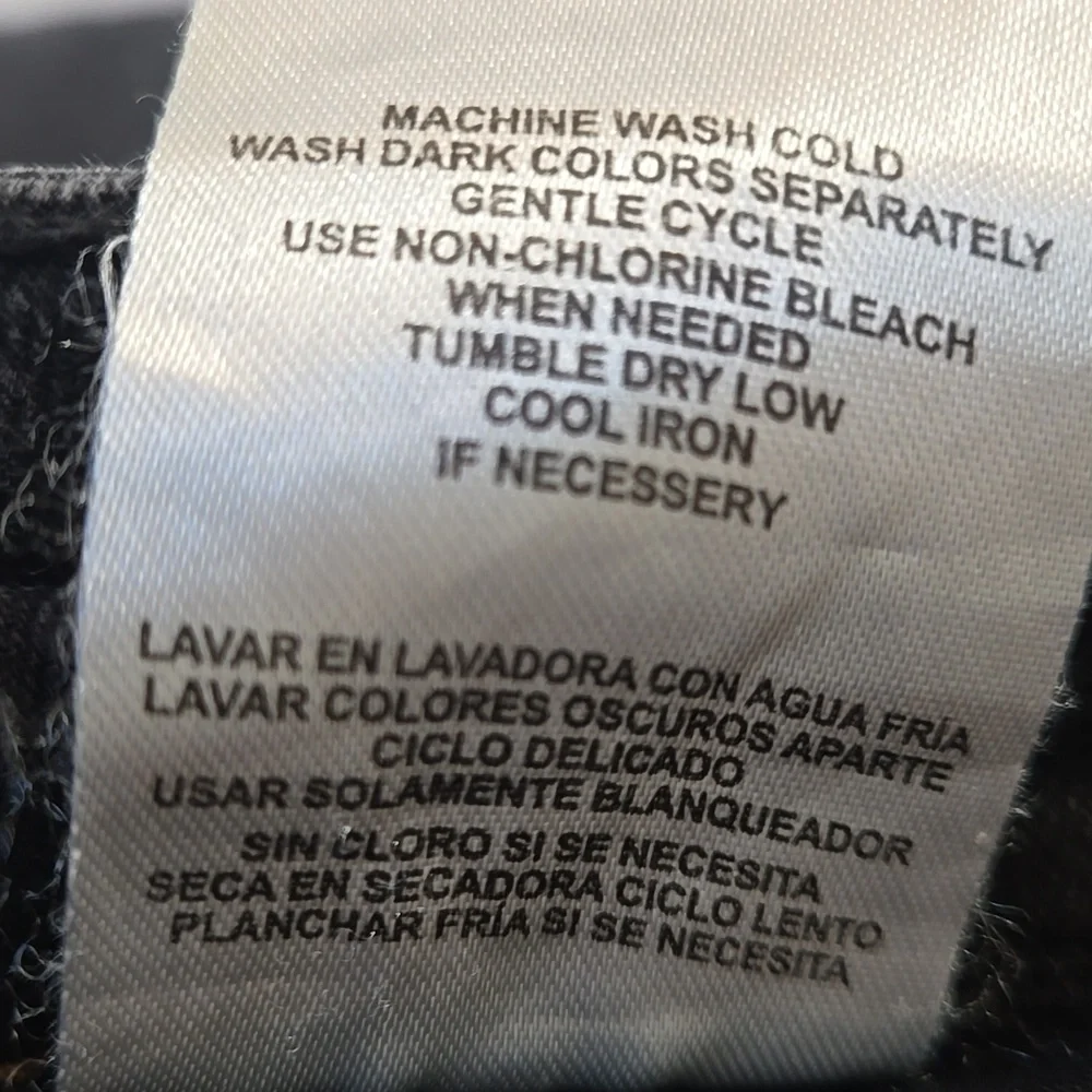 Men's DKNY Jeans - Picture 15 of 15